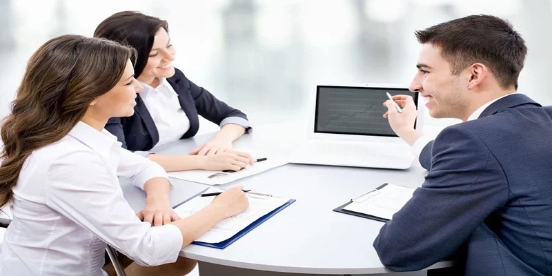 Nhân viên được đào tạo hỗ trợ chuyên nghiệp